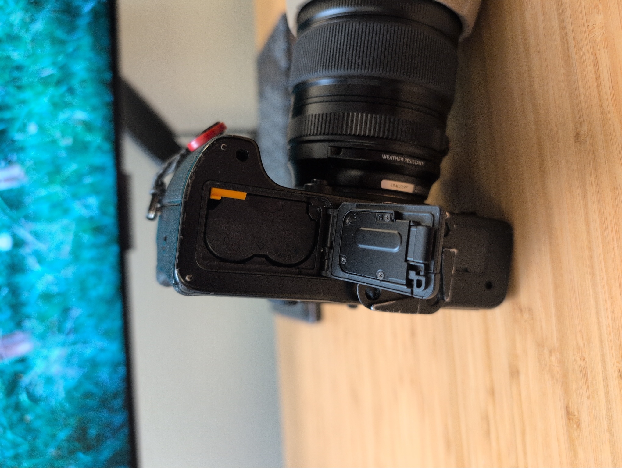 bottom view of the fujifilm x-t4